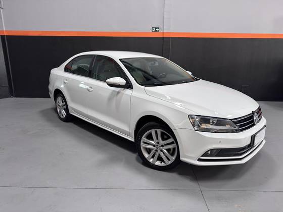 VOLKSWAGEN JETTA 2.0 TSI HIGHLINE 211CV GASOLINA 4P TIPTRONIC VOLKSWAGEN JETTA 2.0 TSI HIGHLINE 211CV GASOLINA 4P TIPTRONIC